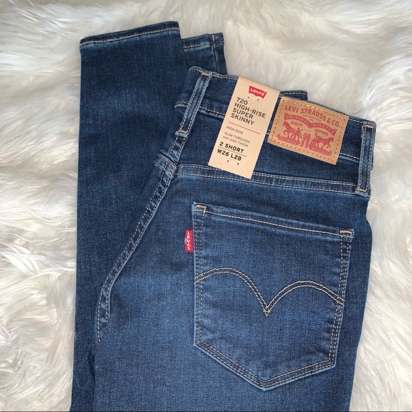 NWT Levi’s 720 High-Rise Super Skinny 2 Short W26 - Picture 2 of 9